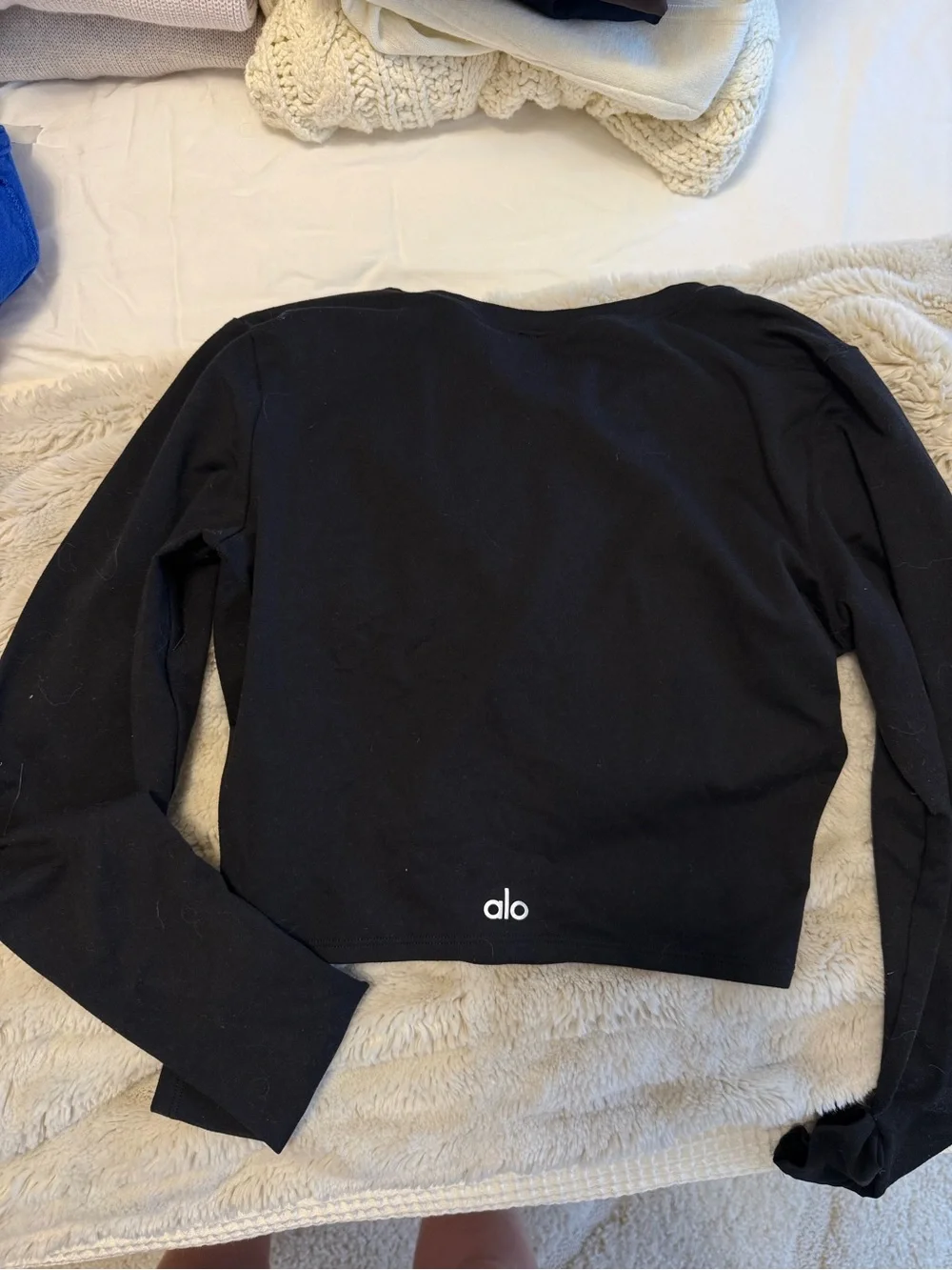 ALO Yoga Black Long-Sleeve Crop Top